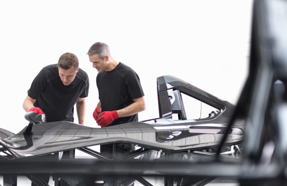 Advanced part production via carbon fiber molding with KyronMAX®